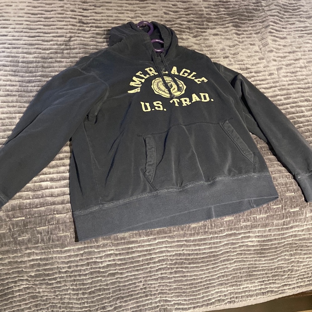 American Eagle Men’s Hoodie (Warm, Soft, Great Condition)